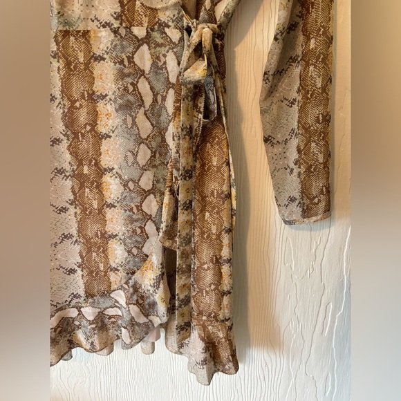 Wilfred Aritzia Louise Snakeskin Print Chiffon Wrap Ruffle Mini Dress - Picture 12 of 17